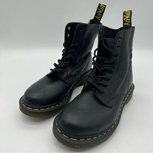 🖤 Dr. Martens Women’s 1460 Pascal Boot